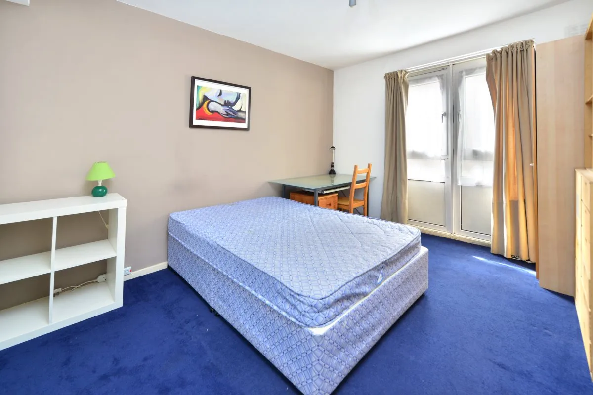 Flat Clarence Gardens in Greater London