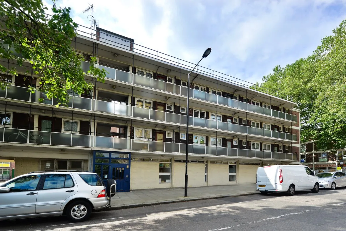Flat Clarence Gardens in Greater London
