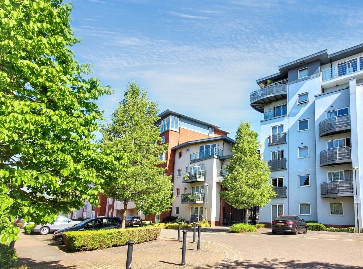 Flat Coxhill Way in Aylesbury