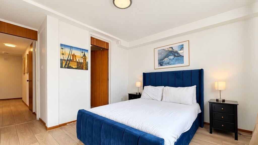 Flat Queensborough Terrace in City of Westminster