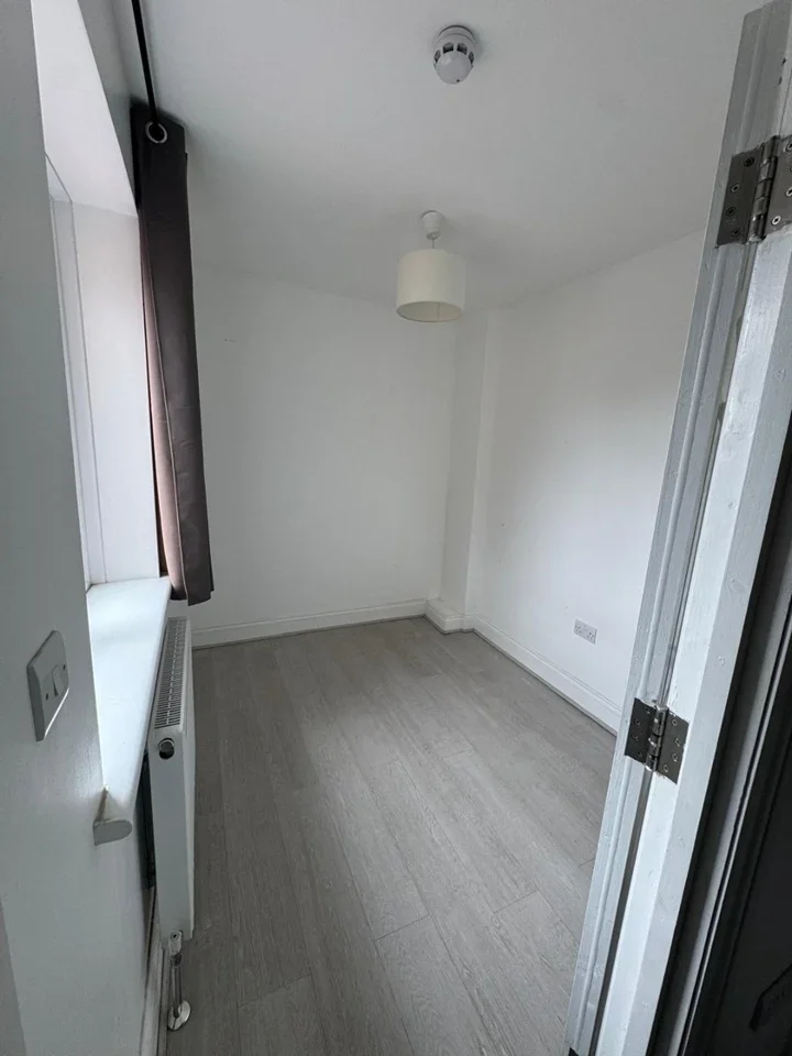 Room Birchway in Greater London