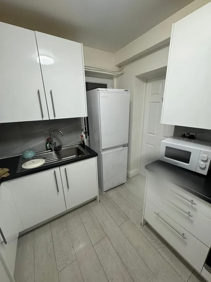 Room Birchway in Greater London
