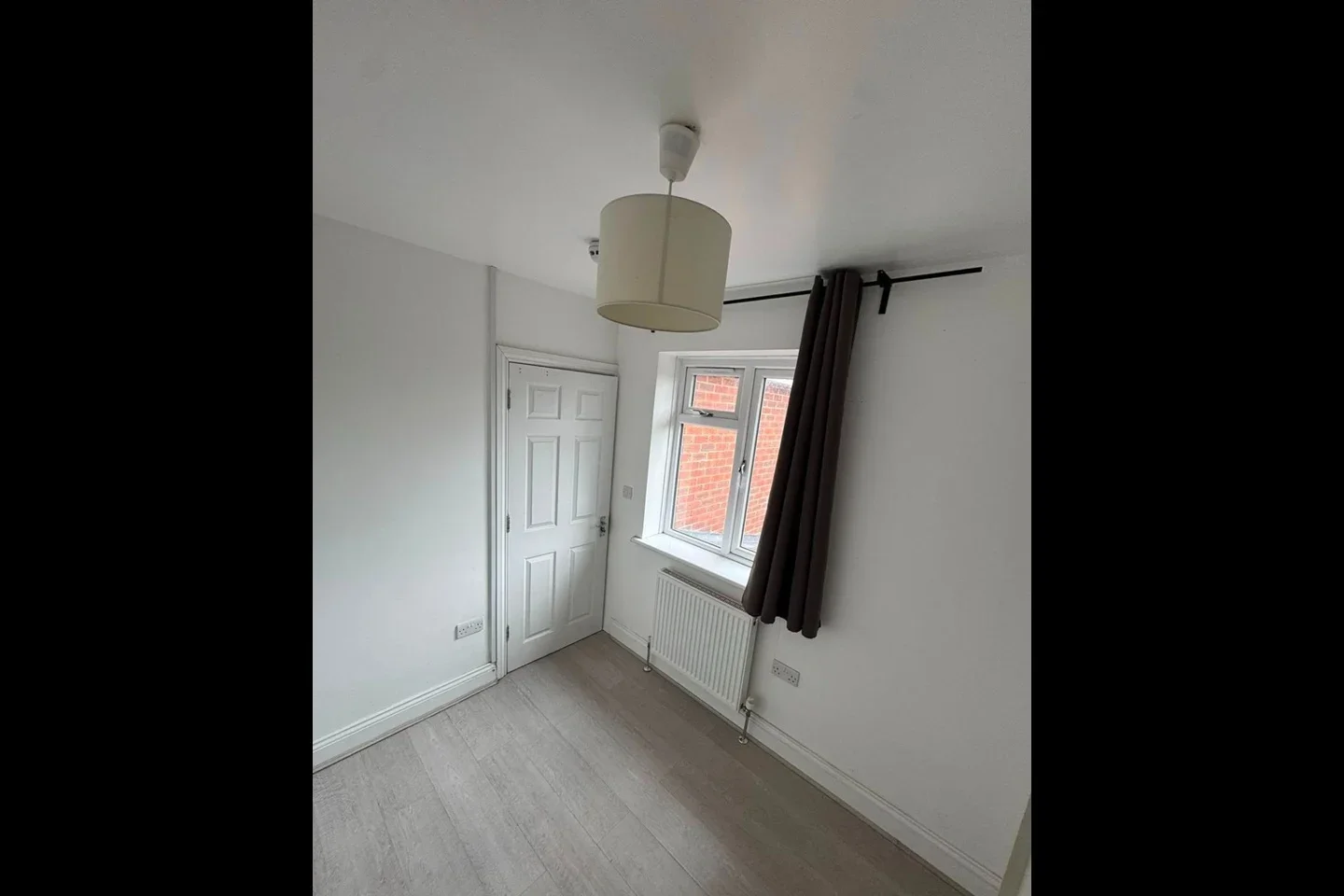 Room Birchway in Greater London