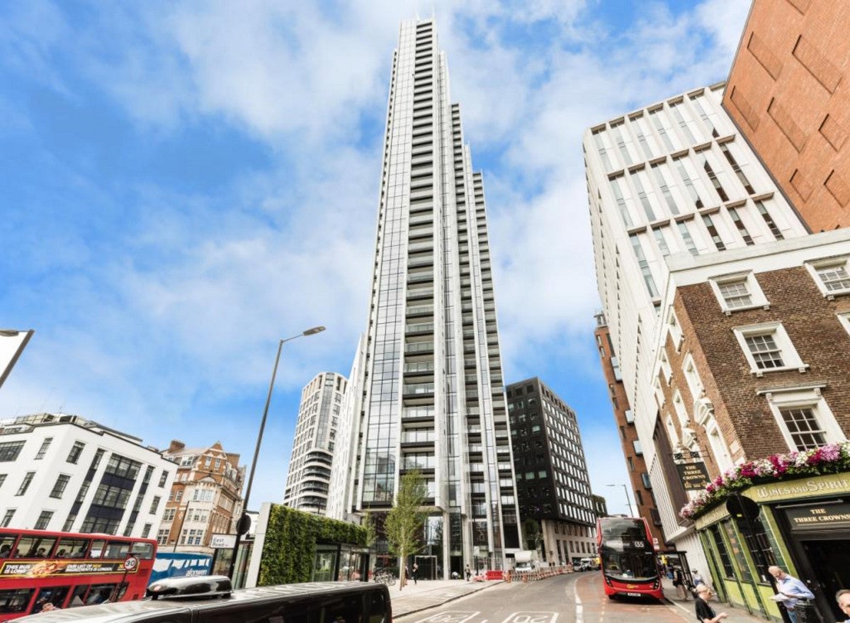Flat City Road in Greater London