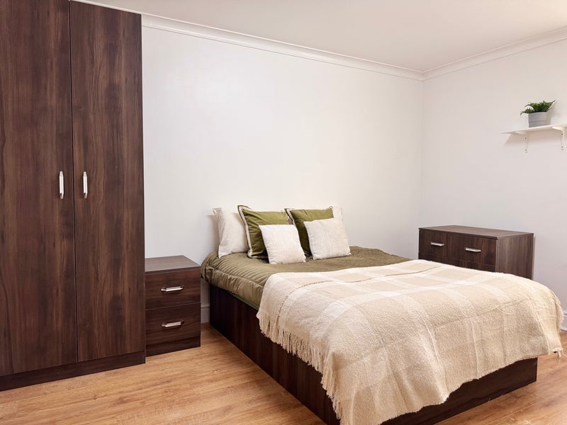 Room Copster Hill Road in Oldham
