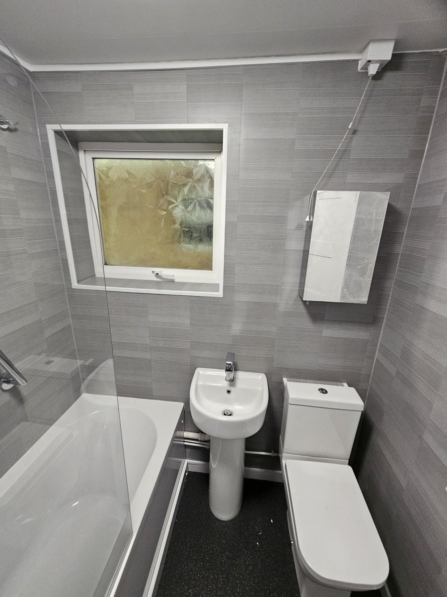 Flat Narberth Way in Coventry