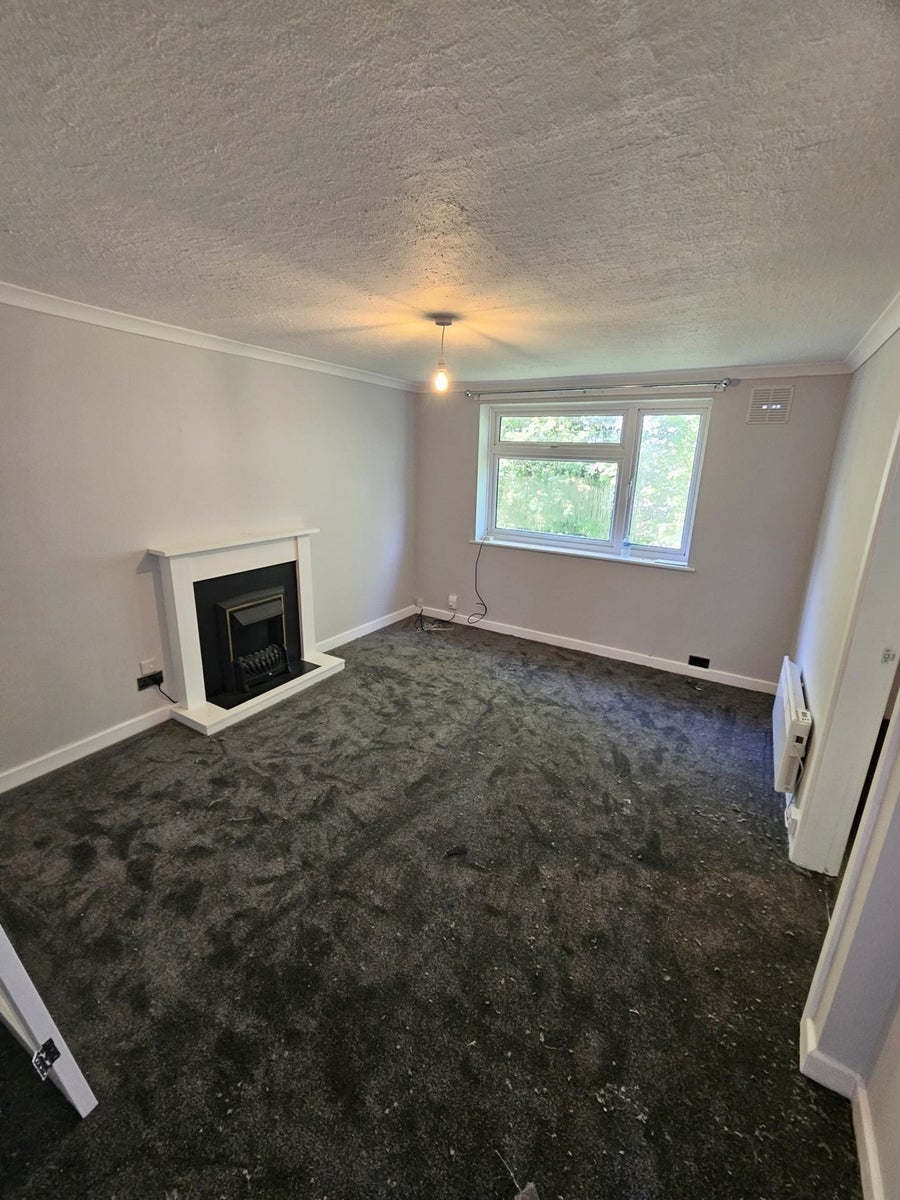 Flat Narberth Way in Coventry