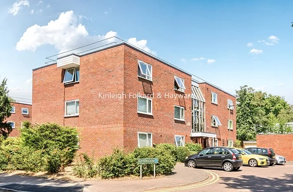 Flat Sutton Close in Greater London