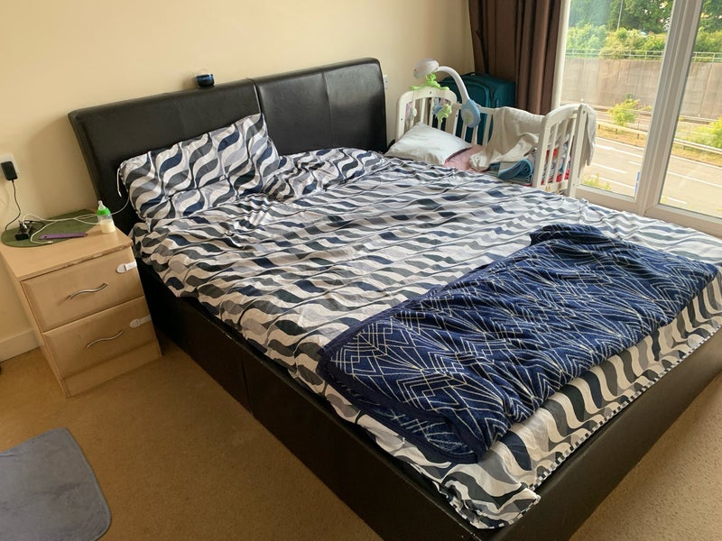 Room Lauriston Close in Manchester