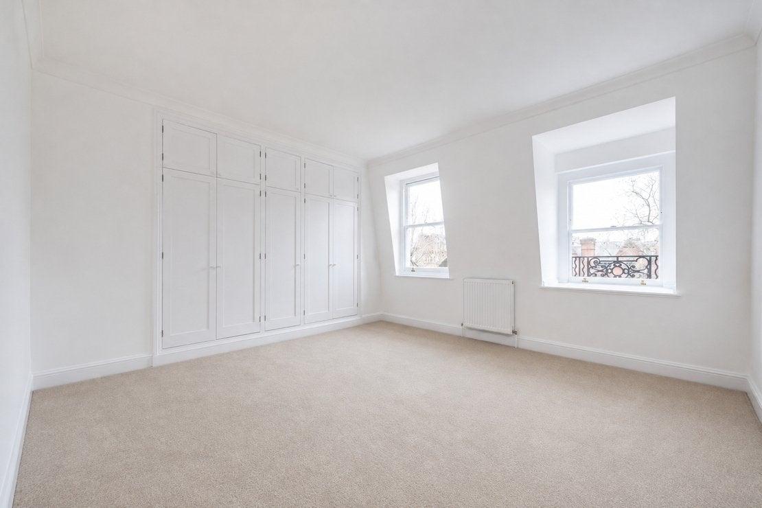 Flat Pont Street in Greater London