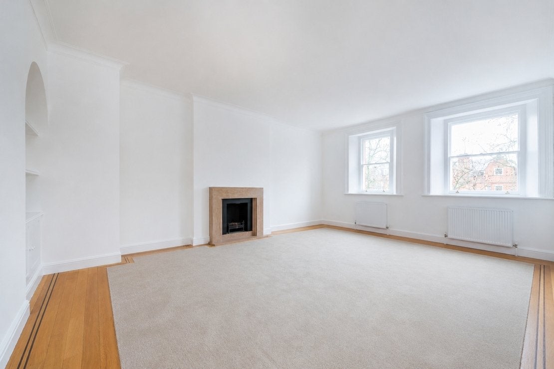 Flat Pont Street in Greater London