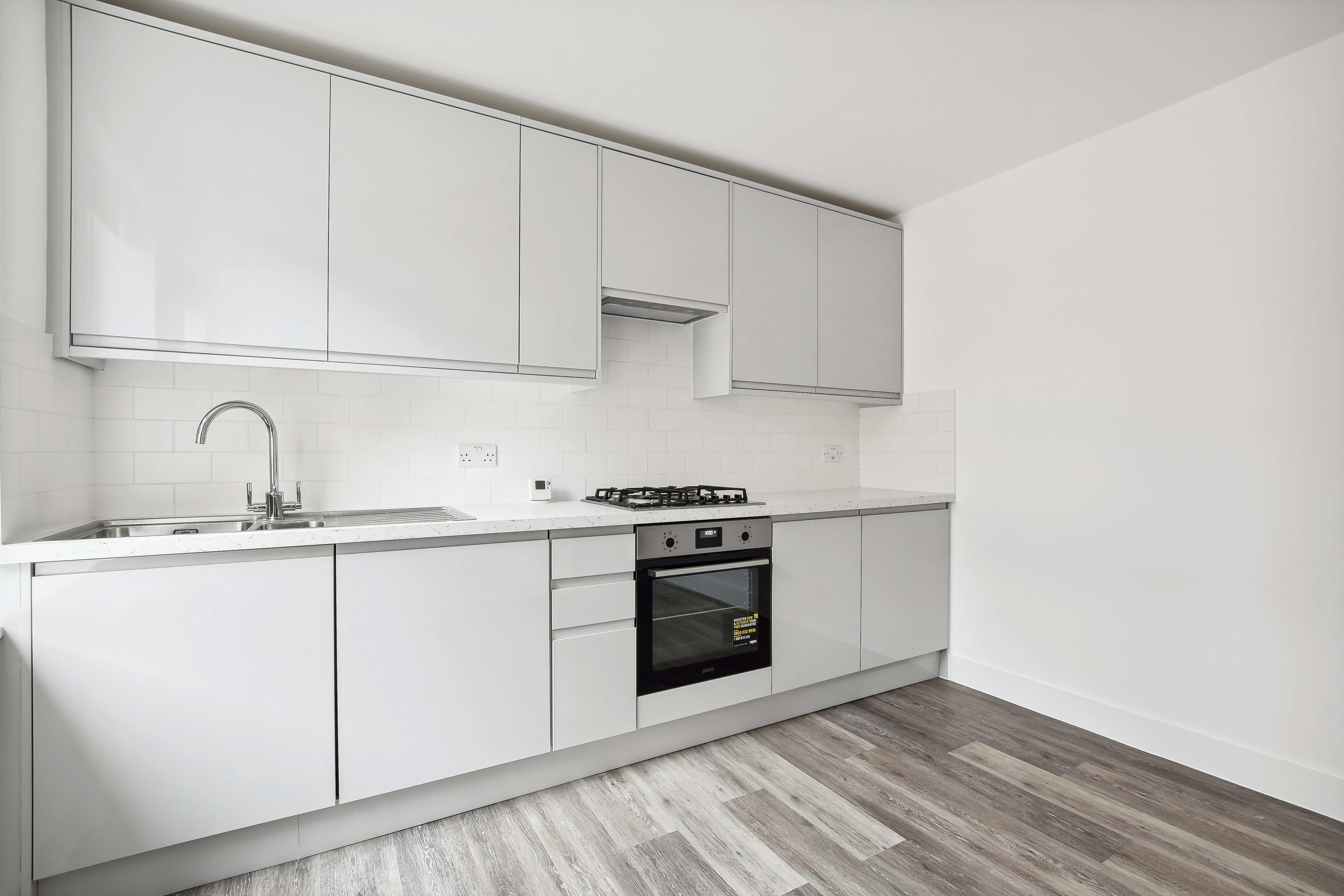 Room Lillie Road in Greater London