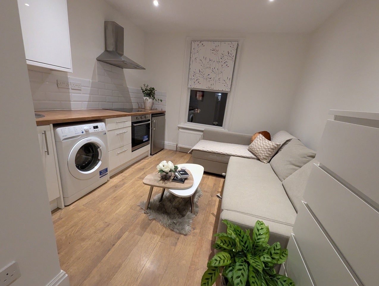 Flat Raleigh Road in Greater London