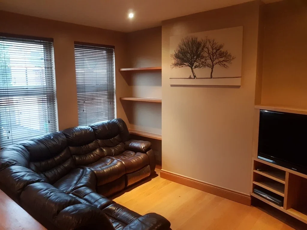 Flat Brenthurst Road in Greater London