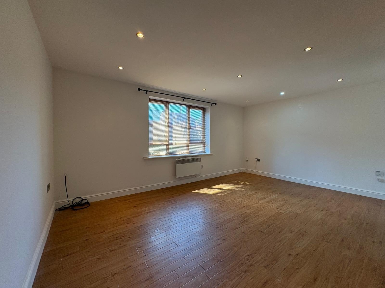 Flat Francesca Court in Leeds