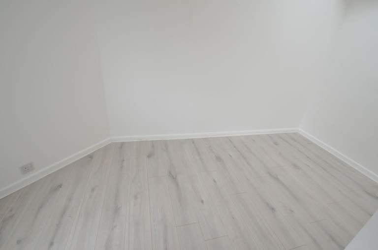 Flat Chingford Road in Greater London