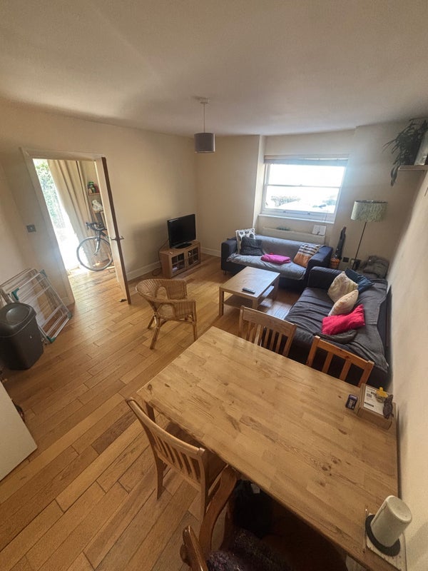 Room Beatrice Road in Greater London