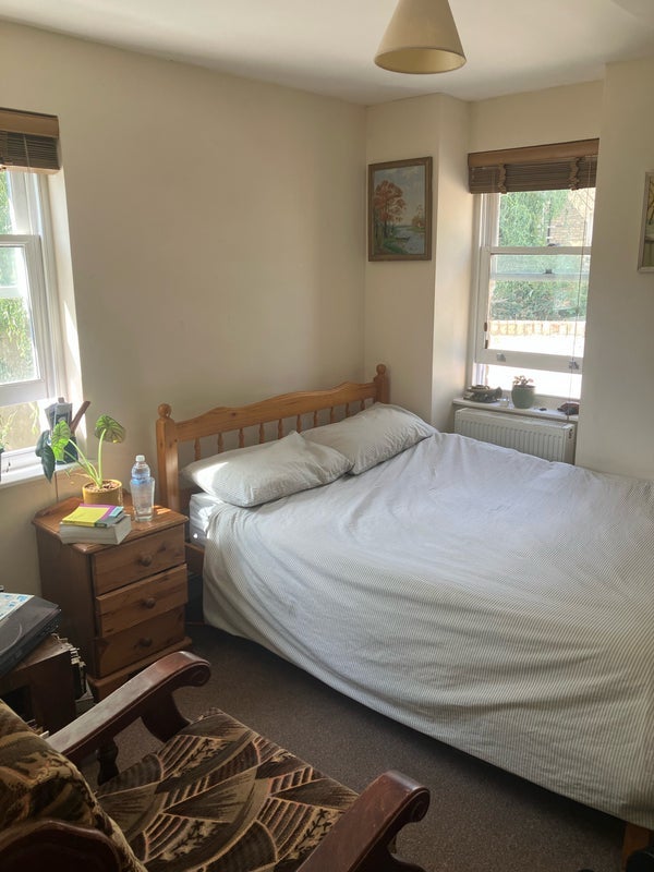 Room Beatrice Road in Greater London