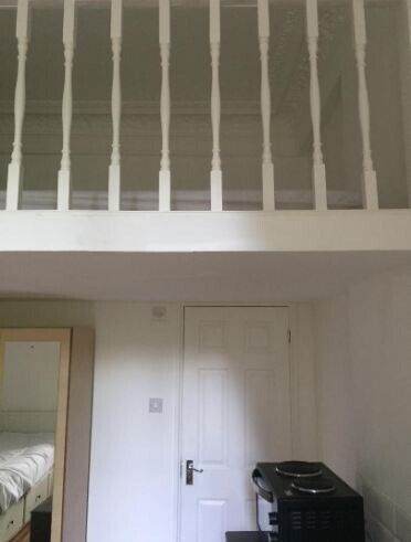 Flat Matheson Road in Greater London