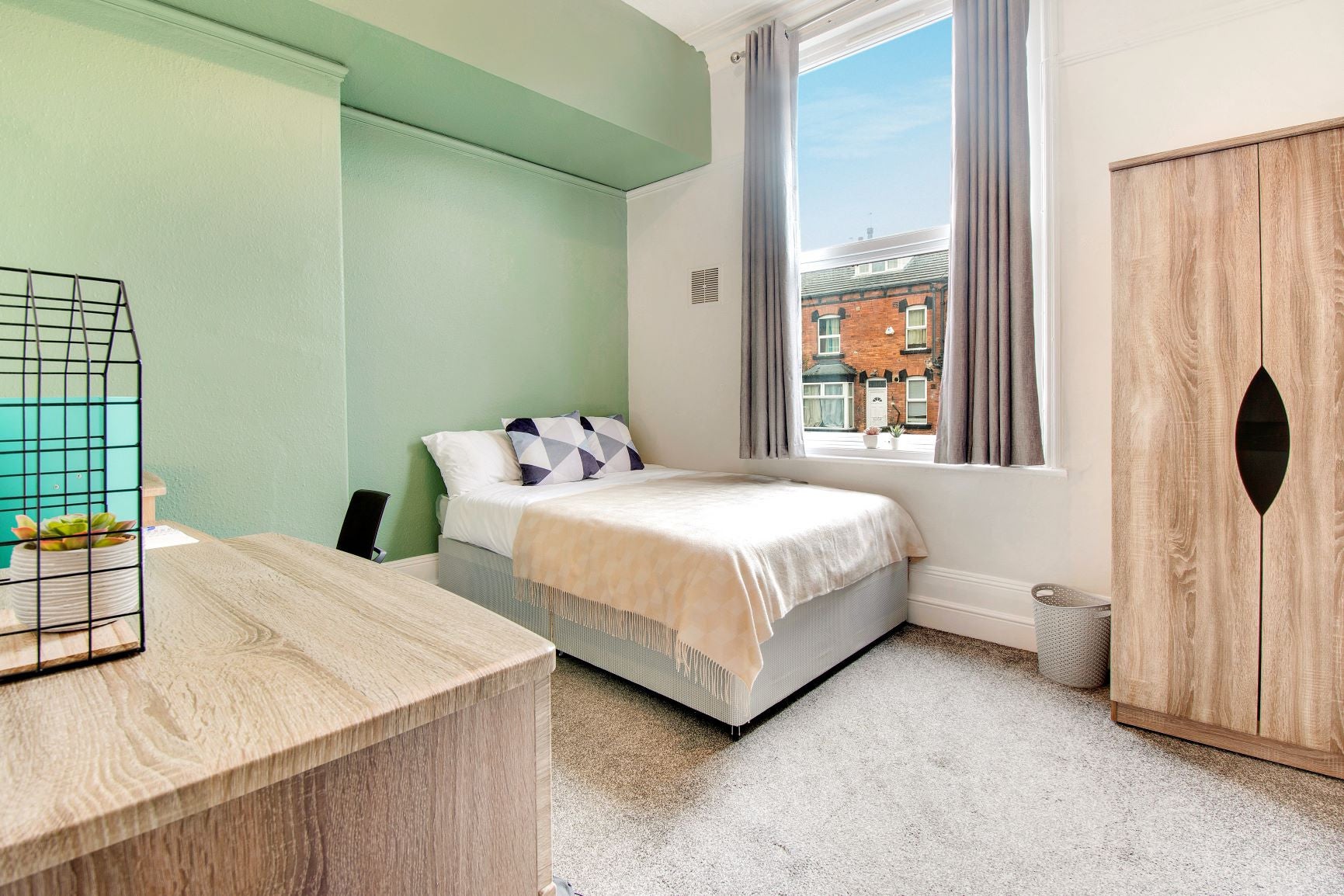 Flat Royal Park Terrace in Leeds