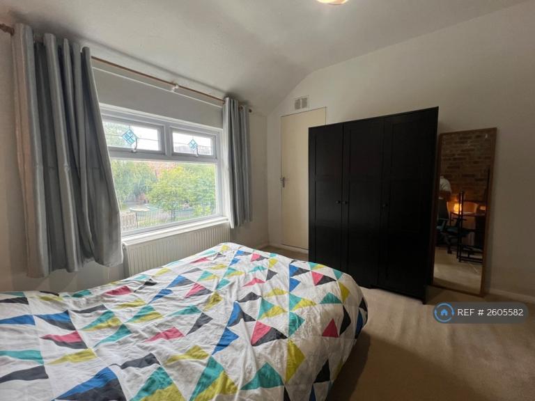Room Stanier Street in Newcastle-under-Lyme