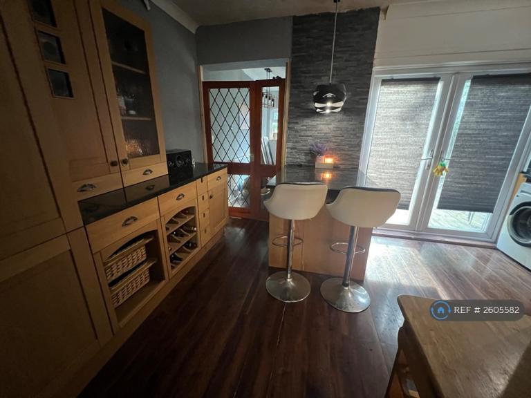 Room Stanier Street in Newcastle-under-Lyme