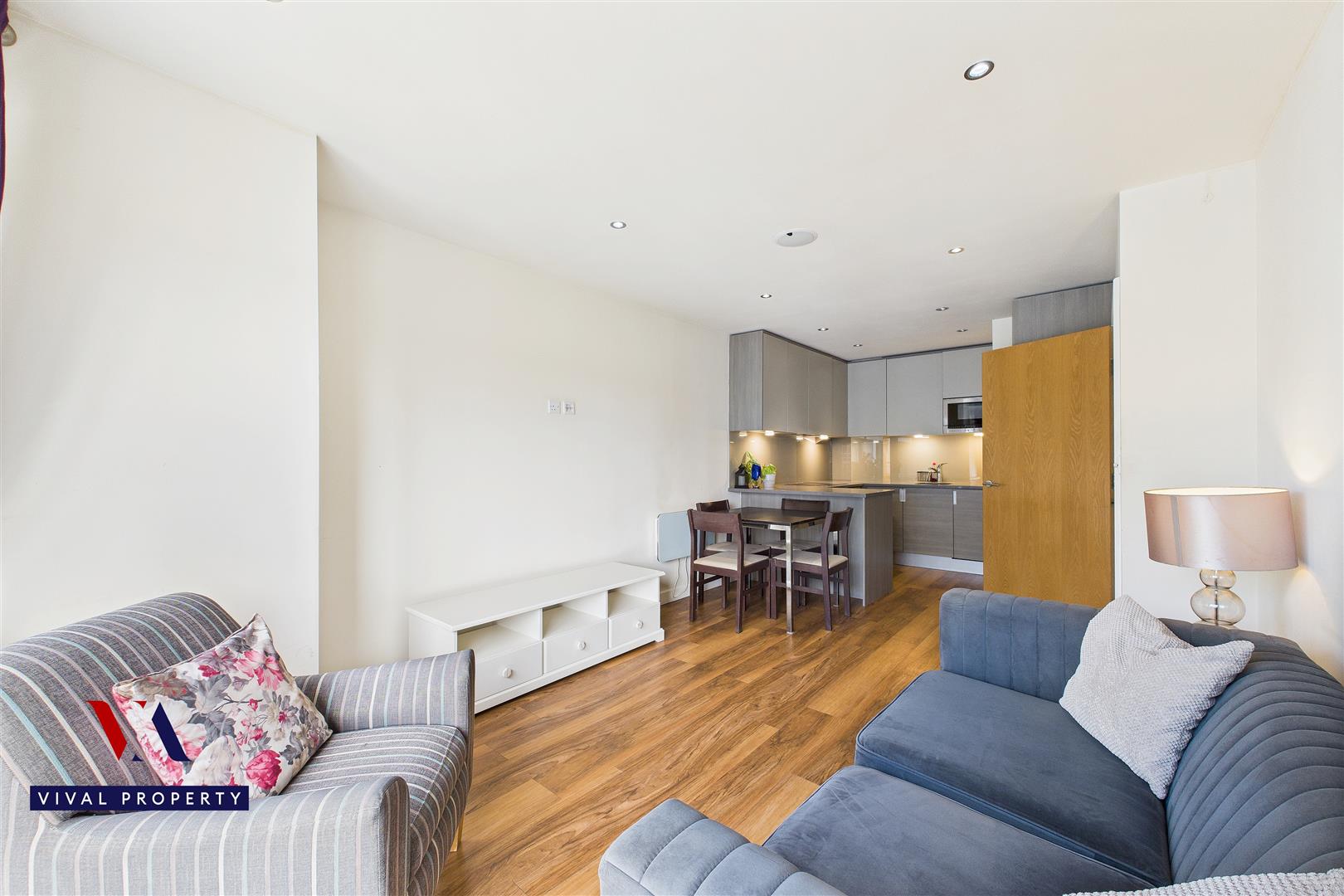 Flat Heritage Avenue in Greater London