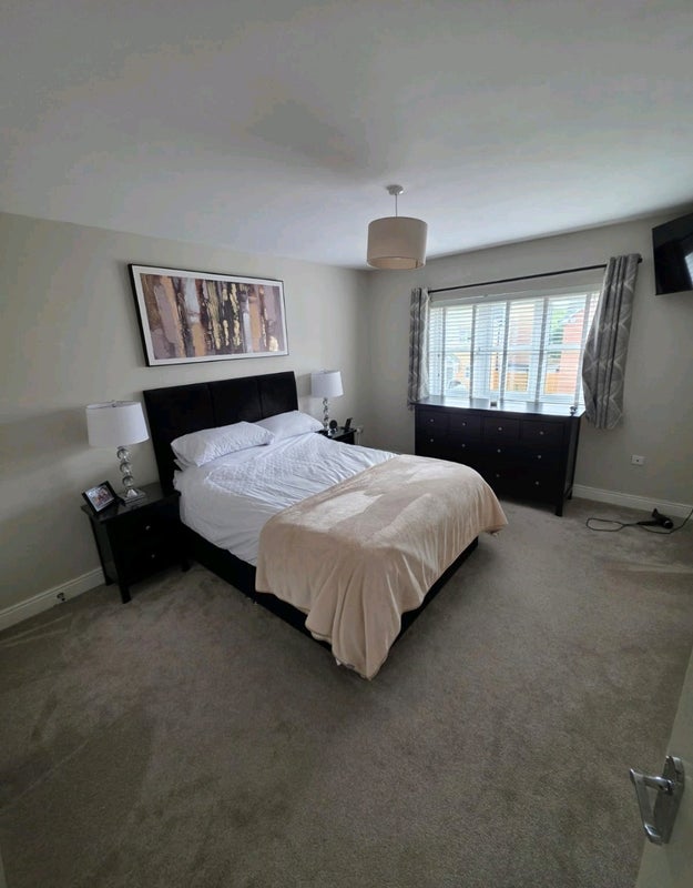 Room Hay Crescent in Uddingston
