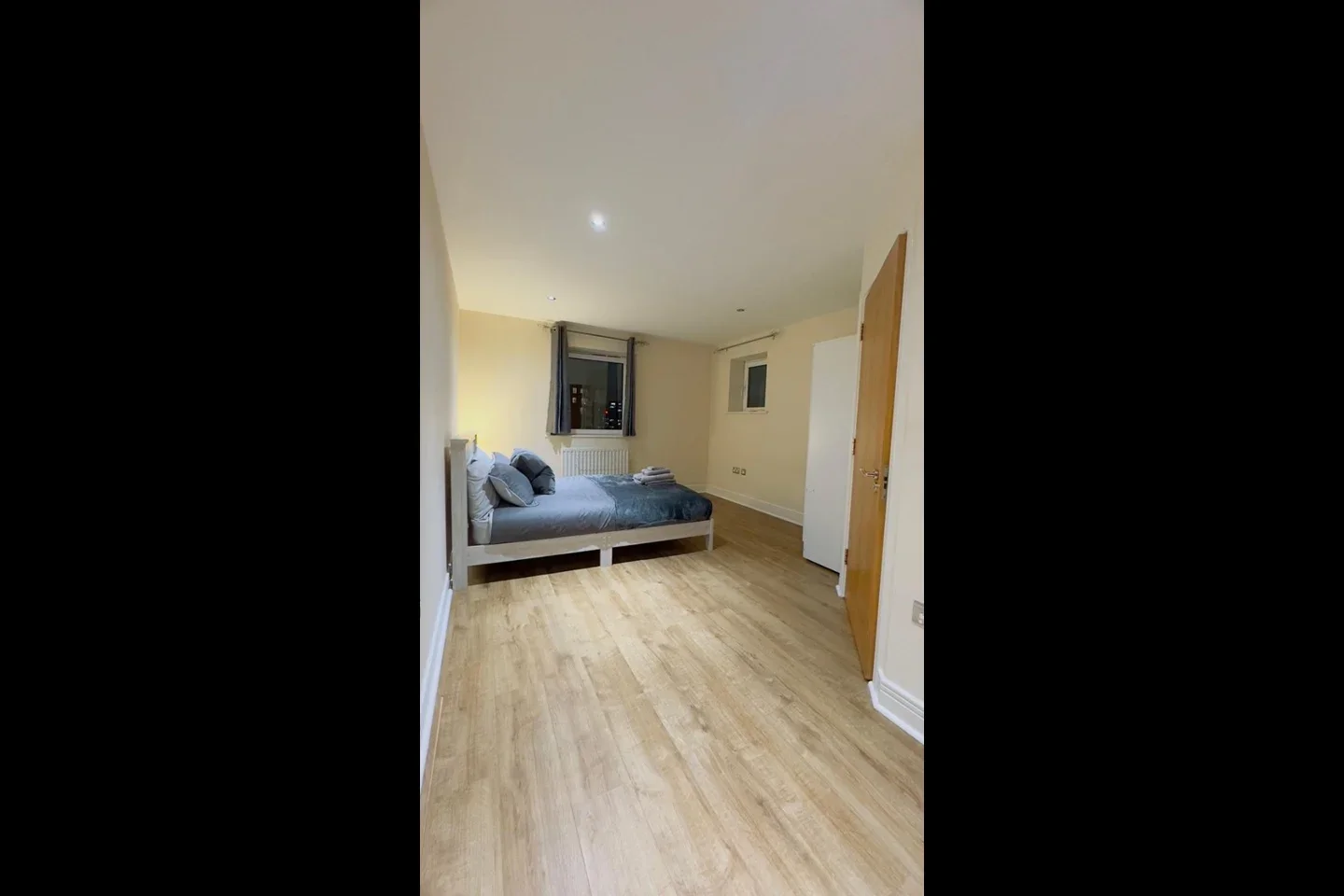 Room Wards Wharf Approach in Greater London