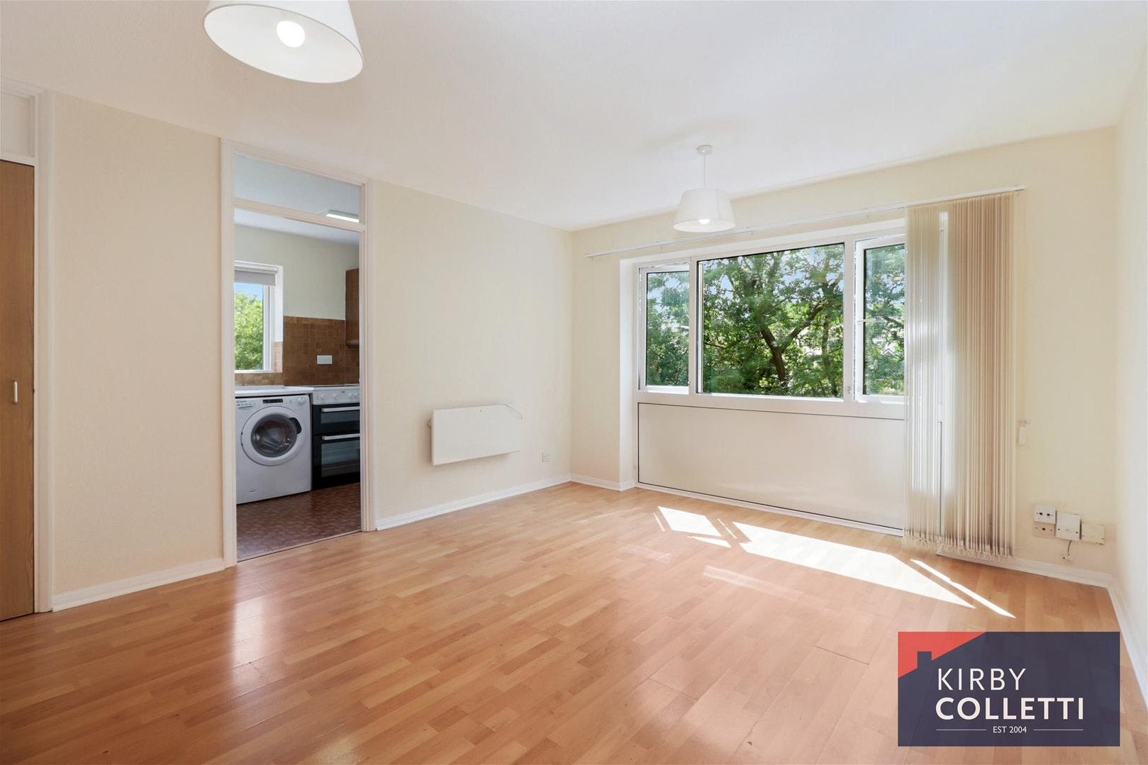 Flat Hillside in Hoddesdon