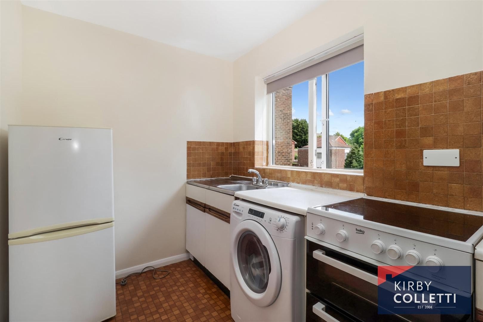 Flat Hillside in Hoddesdon