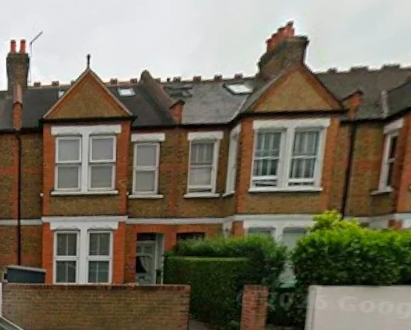 Flat Catford Hill in Greater London