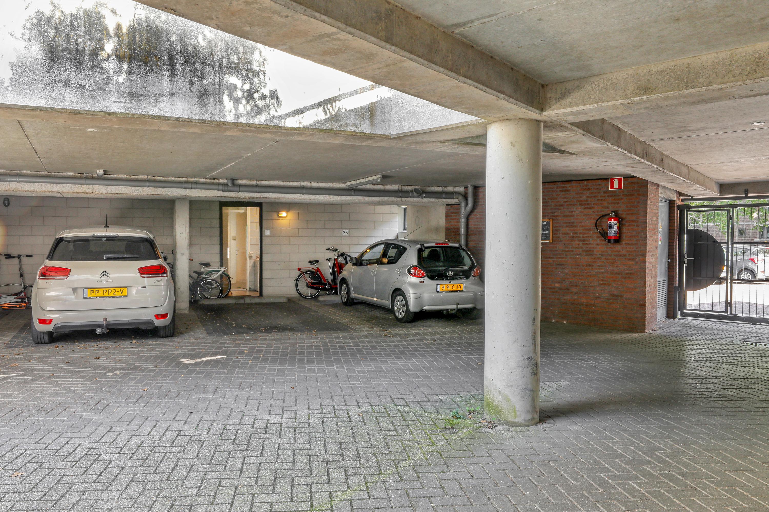 Hoekwoning te koop: Water en Vuurplein 1, 'S-Hertogenbosch