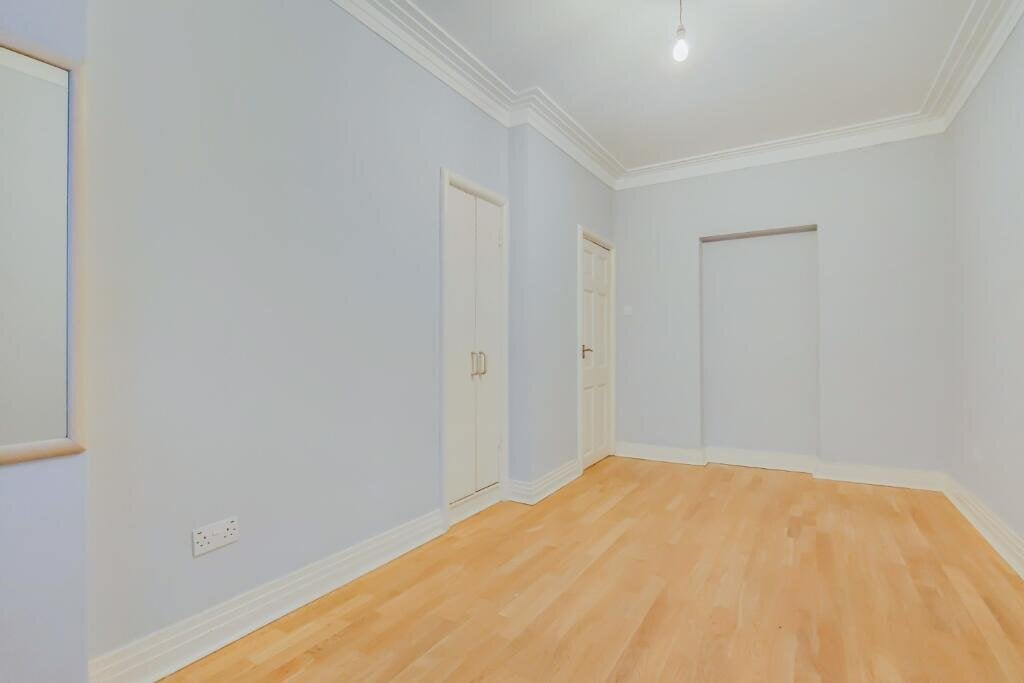 Flat Arlington Road in Greater London