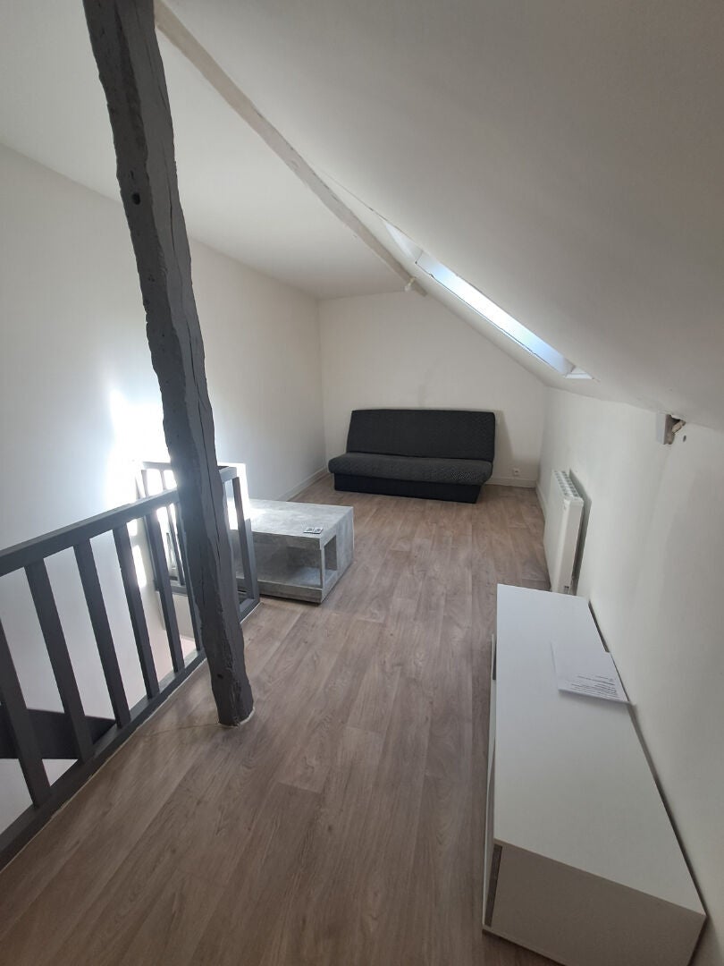Flat Rue Saint-Symphorien in Cherré-Au