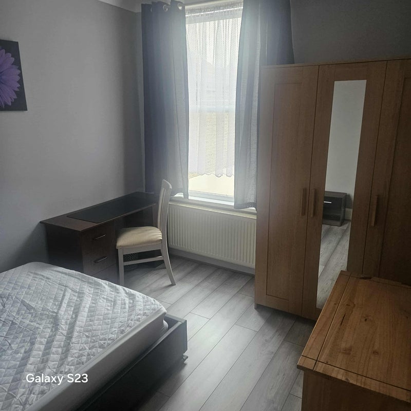Room Eleanor Road in Greater London