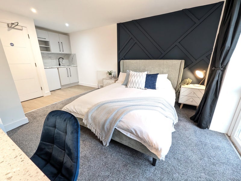 Room Emerson Road in Poole