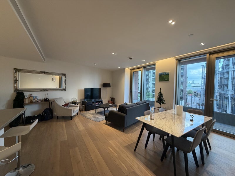 Room Canal Reach in Greater London