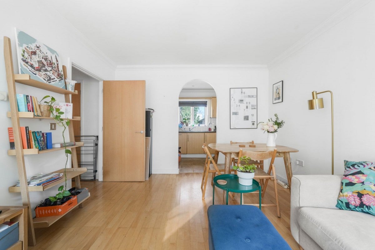 Flat Wilmer Place in Greater London