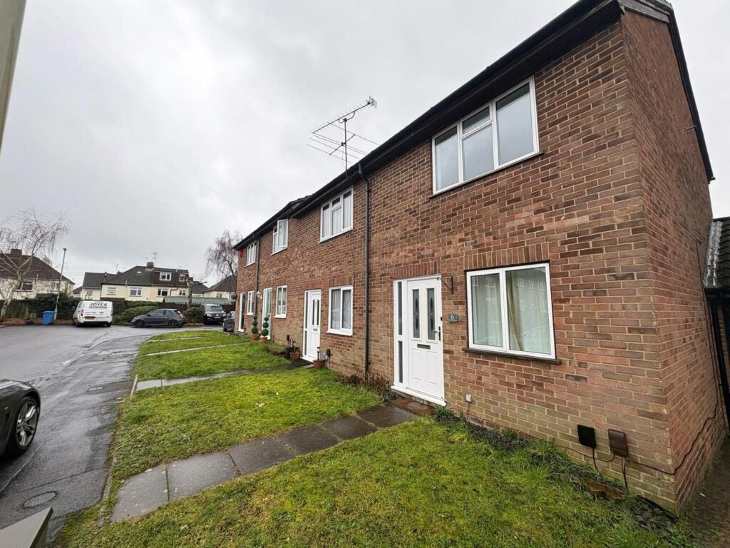 House Brindle Close in Rushmoor