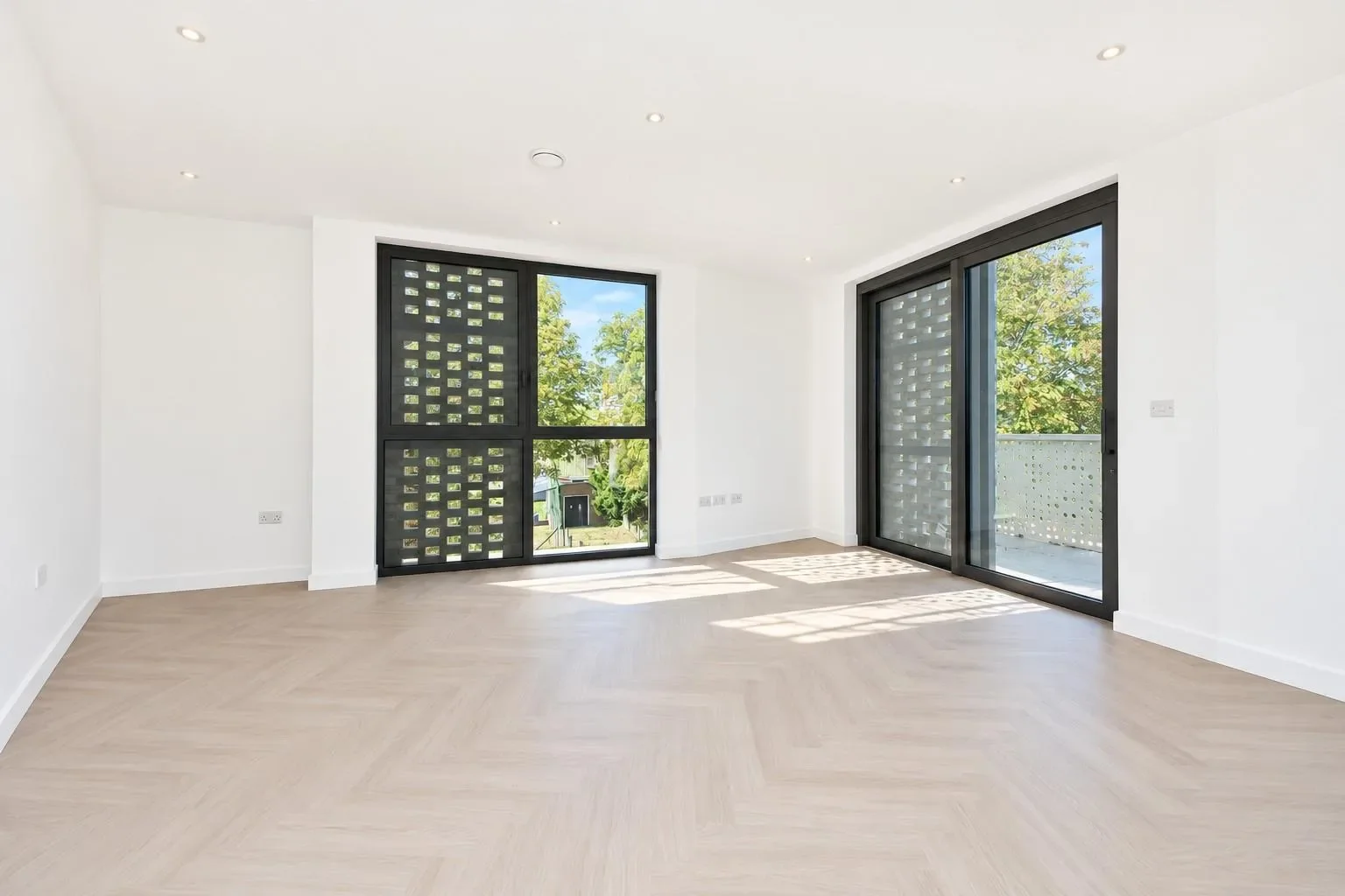 Flat Gunnersbury Drive in Greater London