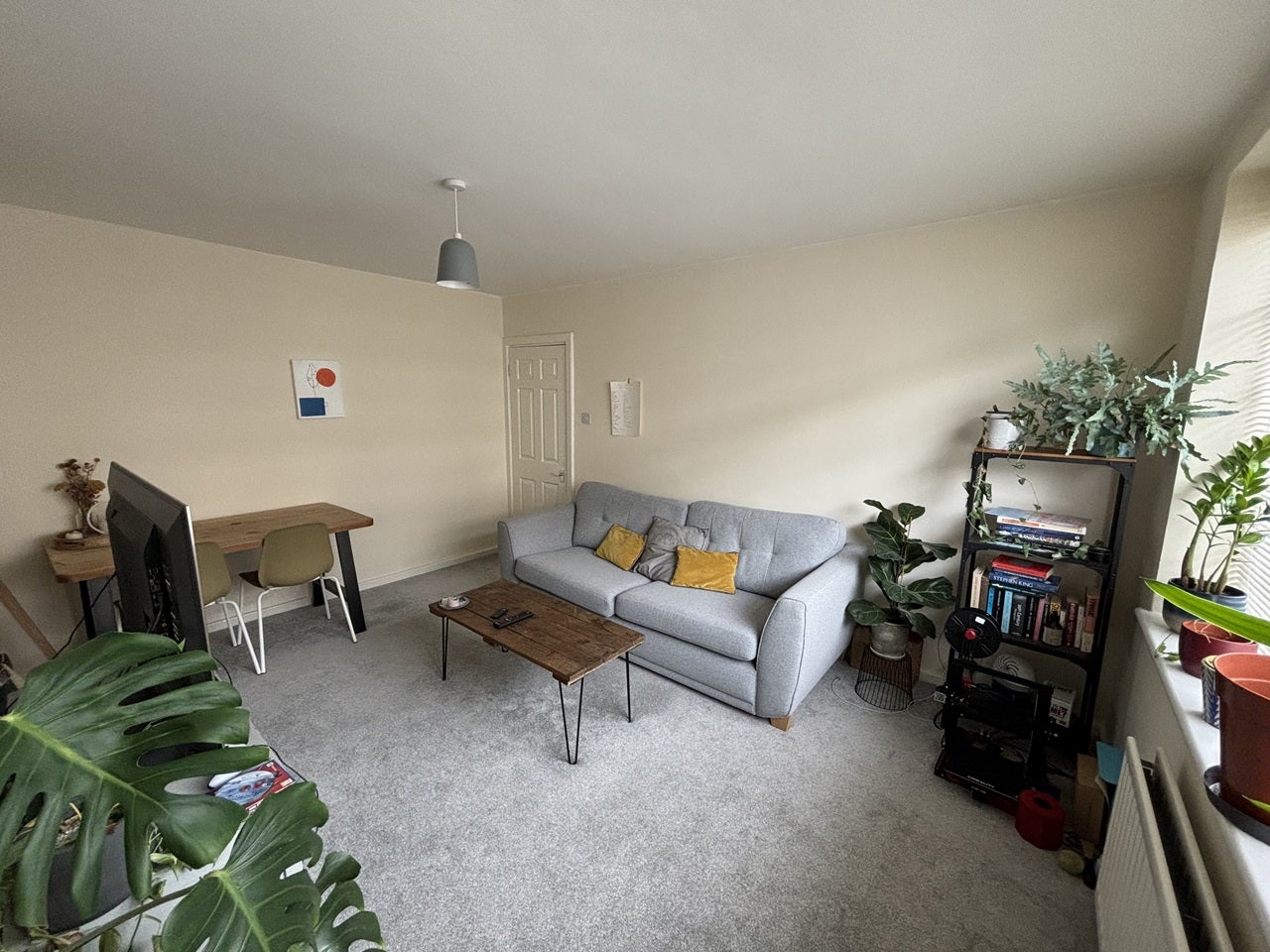 Flat Manor Vale in Greater London