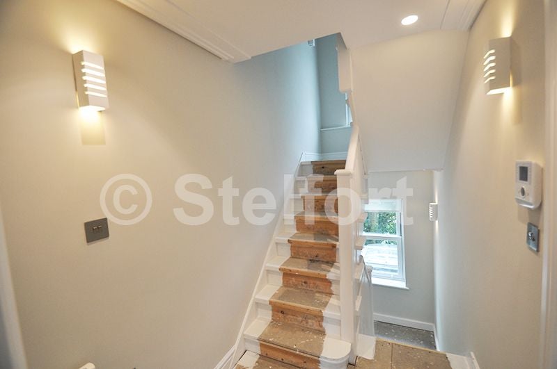 Flat Holmesdale Road in Greater London