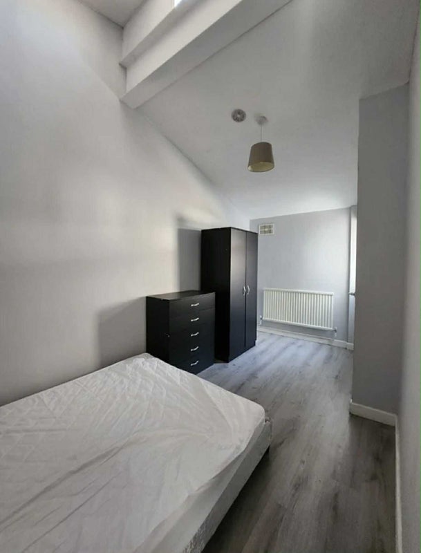 Flat Wesley Close in Greater London