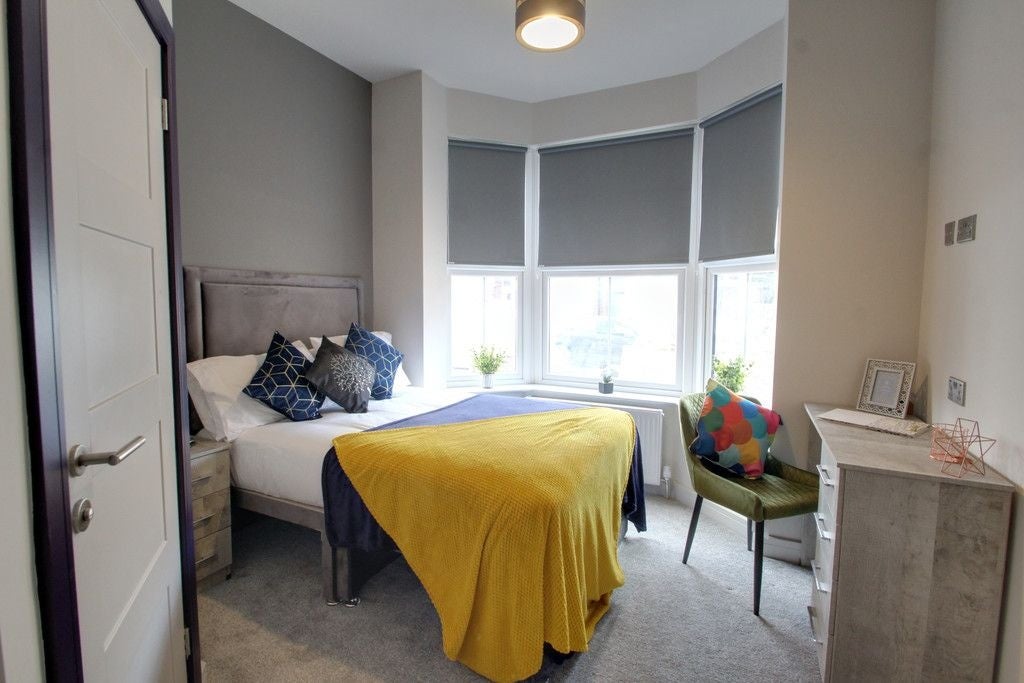 Room St Dunstan Road in Leicester