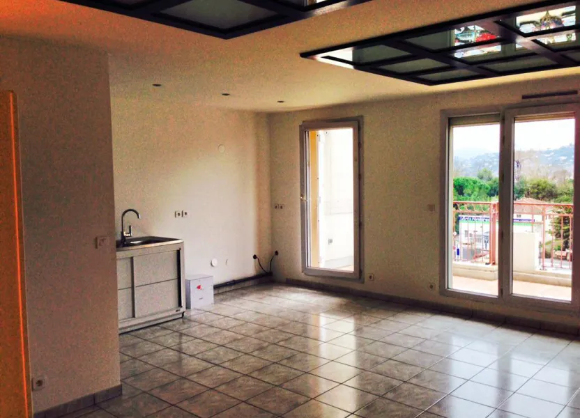 Flat Chemin de Cravesan in La Roquette-sur-Siagne