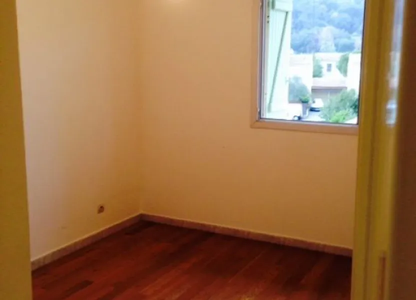 Flat Chemin de Cravesan in La Roquette-sur-Siagne