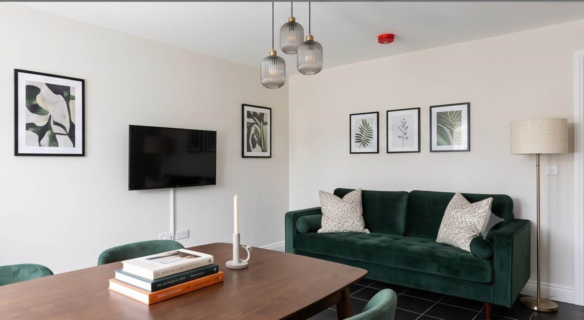 Room Elstree Way in Hertsmere