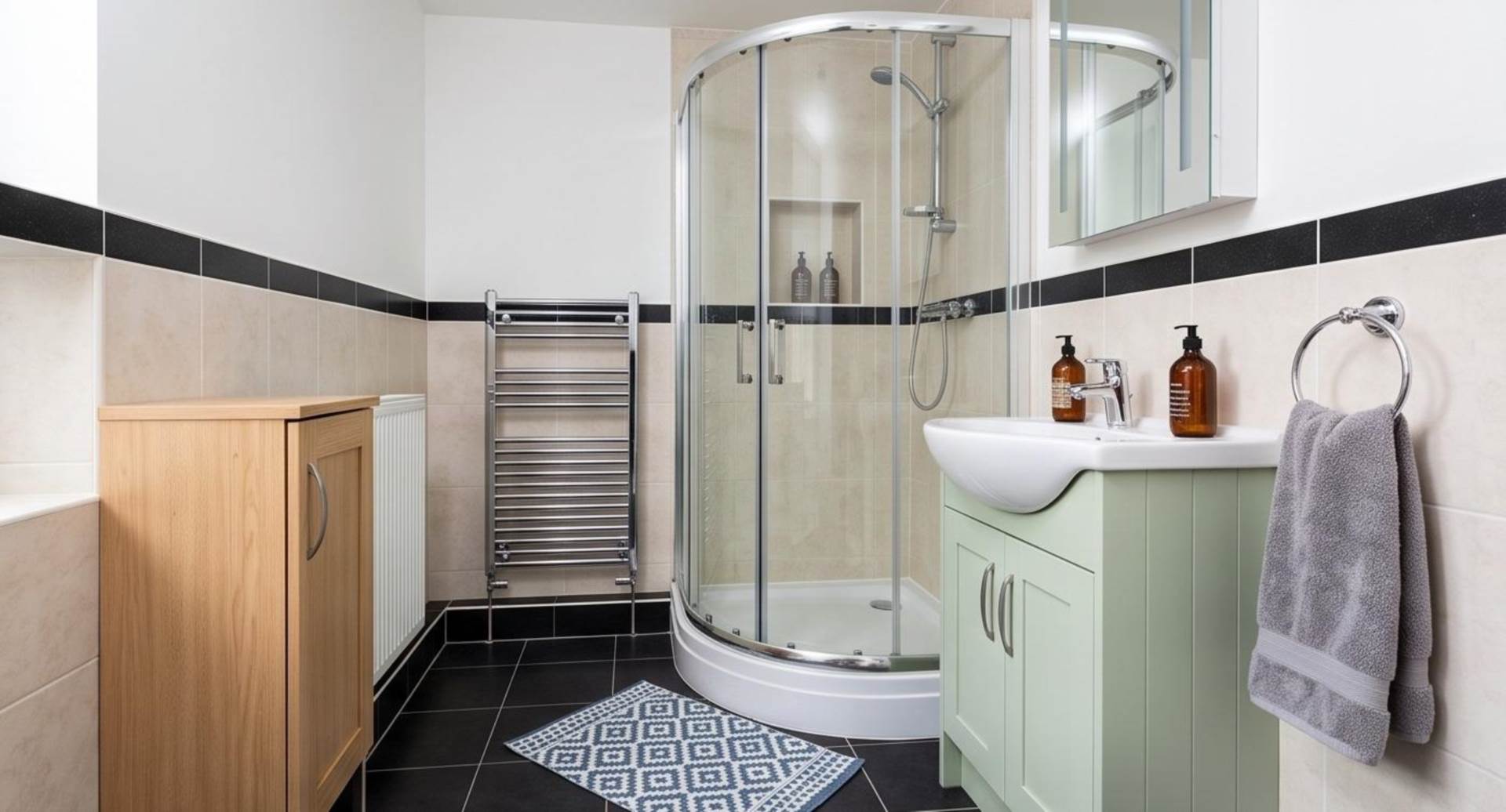 Room Elstree Way in Hertsmere