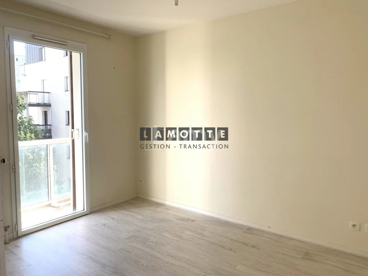 Flat Rue Mauduit Duplessix in Rennes